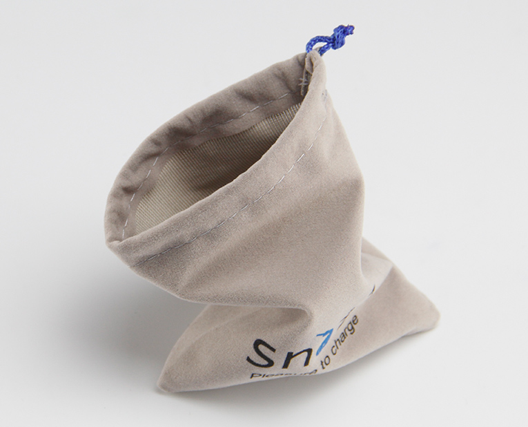 絨布袋廠家-廣州駿業(yè)包裝實(shí)業(yè)有限公司 絨布袋定做