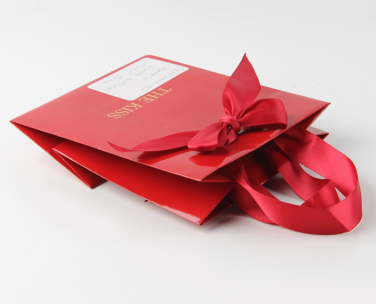 駿業(yè)包裝專業(yè)的印刷紙袋工廠 駿業(yè)包裝專業(yè)的印刷紙袋工廠