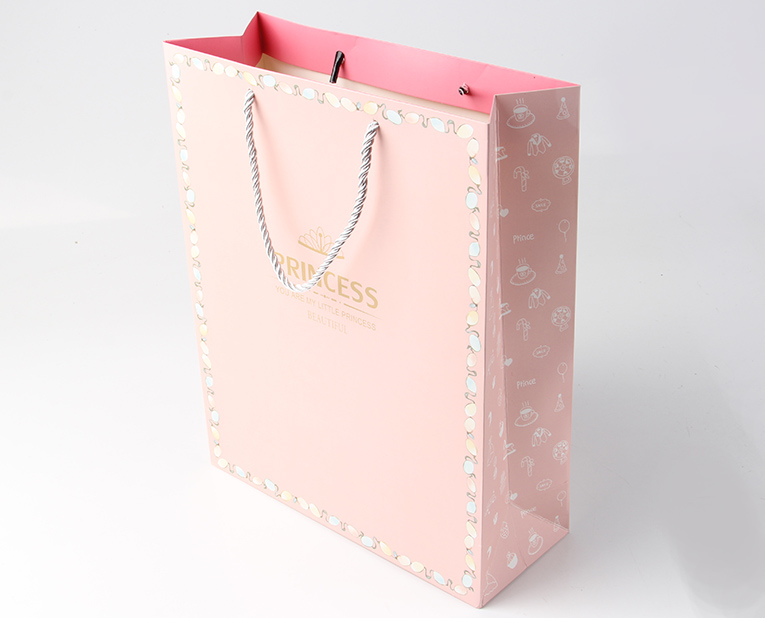 駿業(yè)包裝是專業(yè)的美容產品紙袋工廠 駿業(yè)包裝是專業(yè)的美容產品紙袋工廠