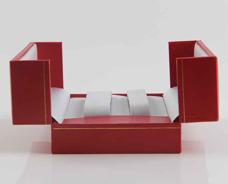 你的盒子油墨脫粉？看看手表包裝盒生產(chǎn)廠家是怎么解決的吧