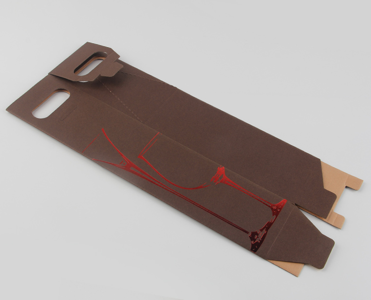 紅酒包裝盒生產(chǎn)廠家的膠輥是怎么避免擠壓性損耗的？