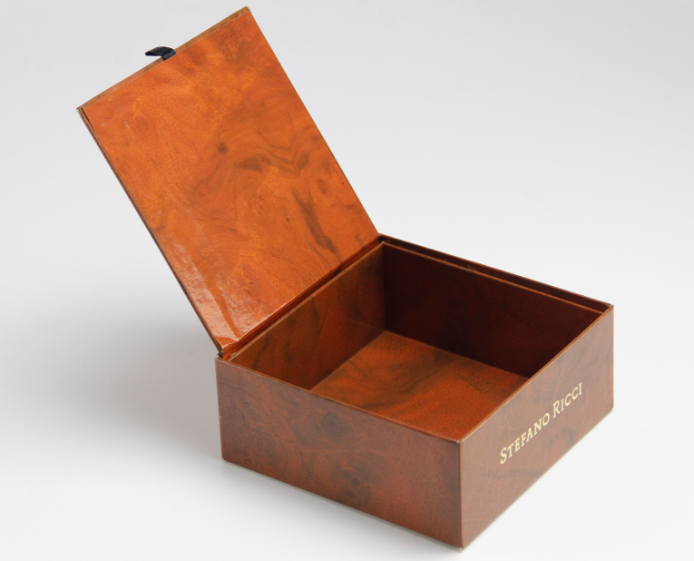 擔(dān)心定制的手環(huán)盒不能如期，被色帶不齊拖累？廠家需要這樣做！