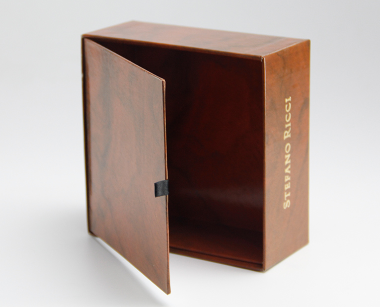 擔(dān)心定制的手環(huán)盒不能如期，被色帶不齊拖累？廠家需要這樣做！