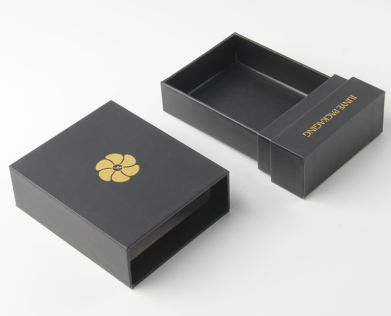 香水包裝在訂做完了之后，要趕緊處理龜裂的情況