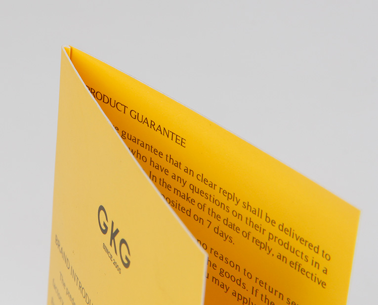 大批量的吊牌顏色迥異？探究衣服紙牌廠意味深長(zhǎng)的秘密