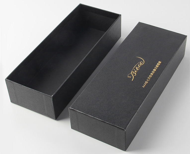 虛實結(jié)合的襪子包裝盒設(shè)計 虛實結(jié)合的襪子包裝盒設(shè)計