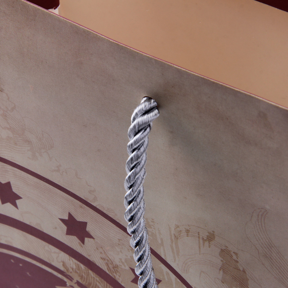 一個茶葉紙袋，看看生產(chǎn)廠家如何透過顏色展示優(yōu)勢