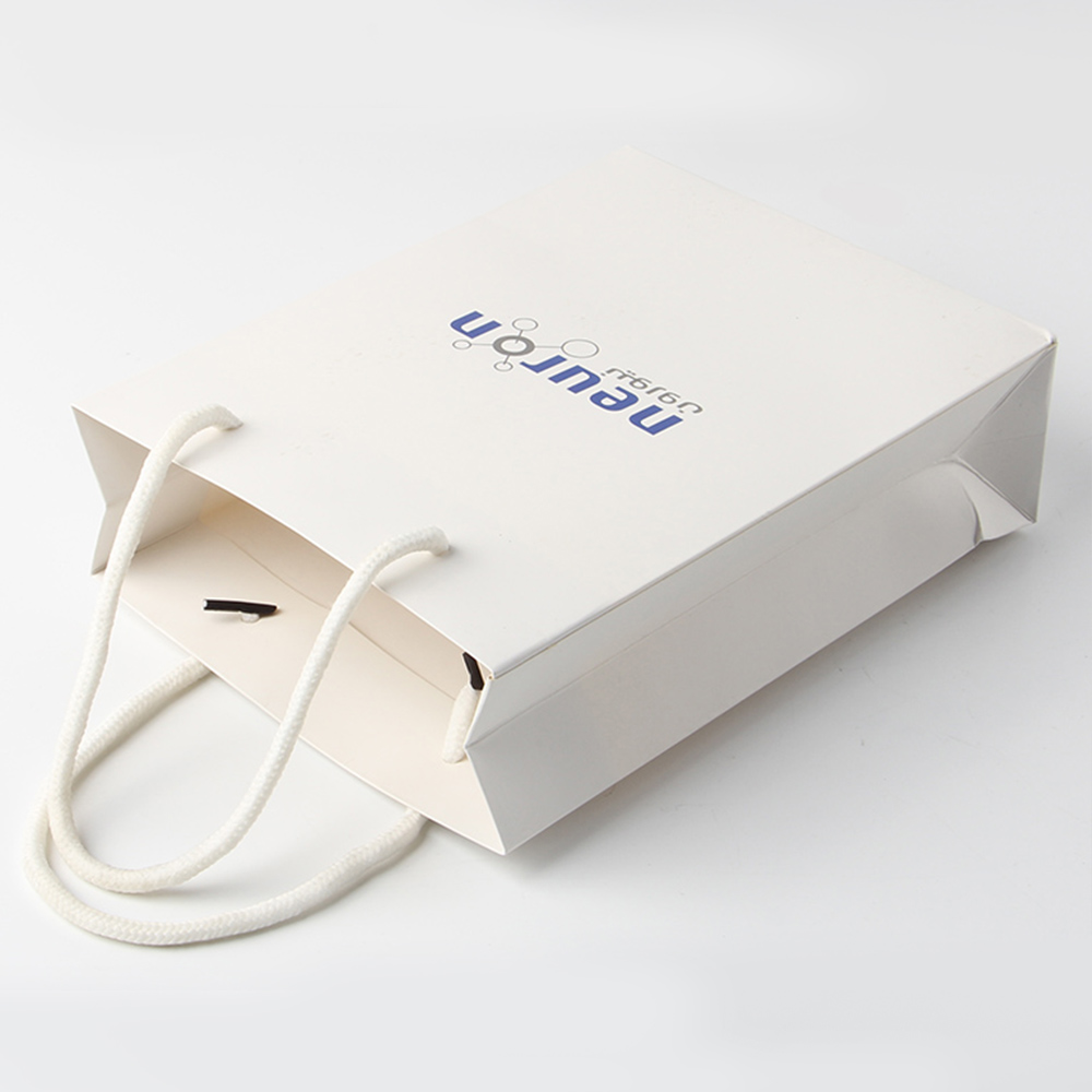 連手機紙袋都要模仿訂制，國產(chǎn)手機真的還有出路嗎？