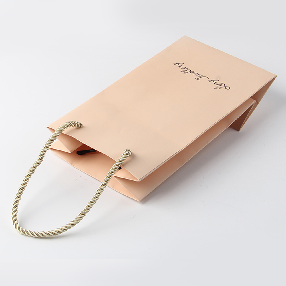 不管是不是首飾紙袋定做，工廠也不會(huì)打破約定俗成的規(guī)則