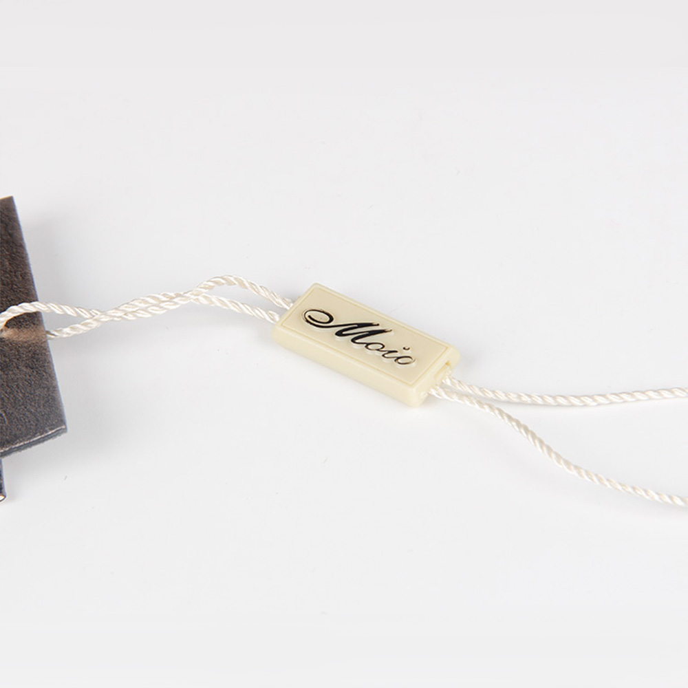 在電子產(chǎn)品的掛牌定制過(guò)程中，每一步都需要溝通恰當(dāng)