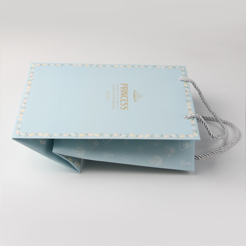 香水紙袋訂制如果紙材料不好會(huì)有這兩個(gè)直接后果 香水紙袋訂制如果紙材料不好會(huì)有這兩個(gè)直接后果