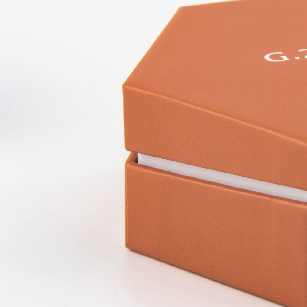 有實(shí)力的六角紙盒工廠具備什么特征 有實(shí)力的六角紙盒工廠具備什么特征